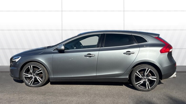 Volvo V40 D2 [122] R DESIGN Edition 5dr Diesel Hatchback